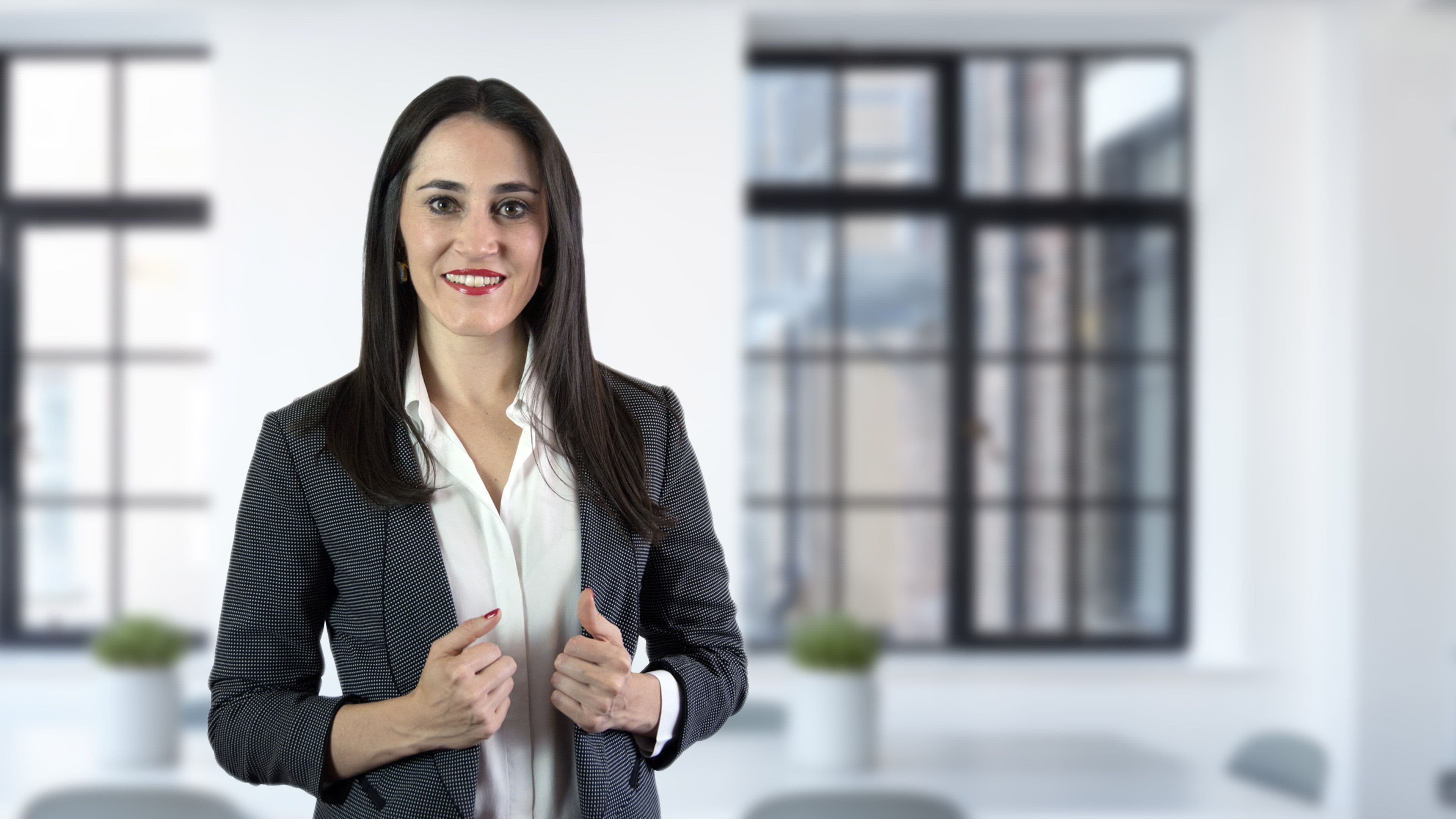 Robalino refuerza las prácticas laboral y corporativa